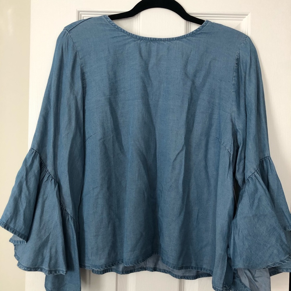 🌟2/$10🌟 Chambray Denim Bell Sleeve Top - Picture 2 of 6